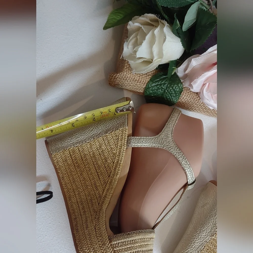 UGG sandal shoes for women size 10